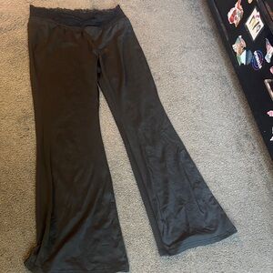 Black low rise lace flair leggings